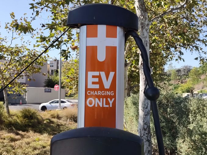 Researchers Develop Technique That Charges EV Battery in 10 minutes