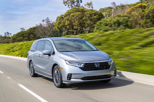 Honda Recalling 1.3 million Vehicles Worldwide for Rear Camera Issue