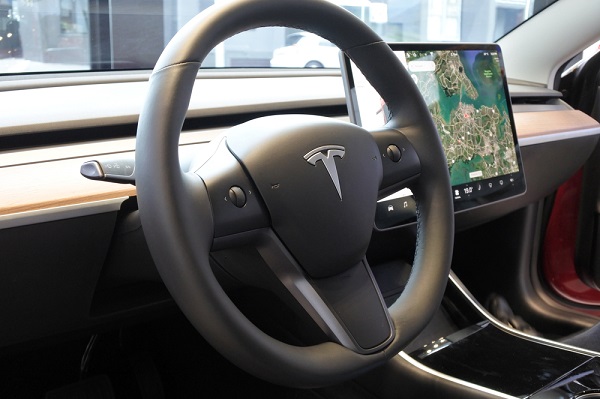 Report: Tesla Autopilot Behind More Crashes