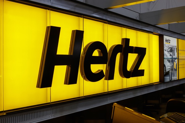 Hertz CEO Resigns After Big Bet on EVs Fails to Pay Off