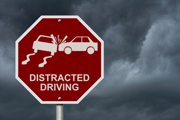 Navigating Fleet Safety: The Impact of Distracted Driving and Solutions to Safeguard Your Fleet
